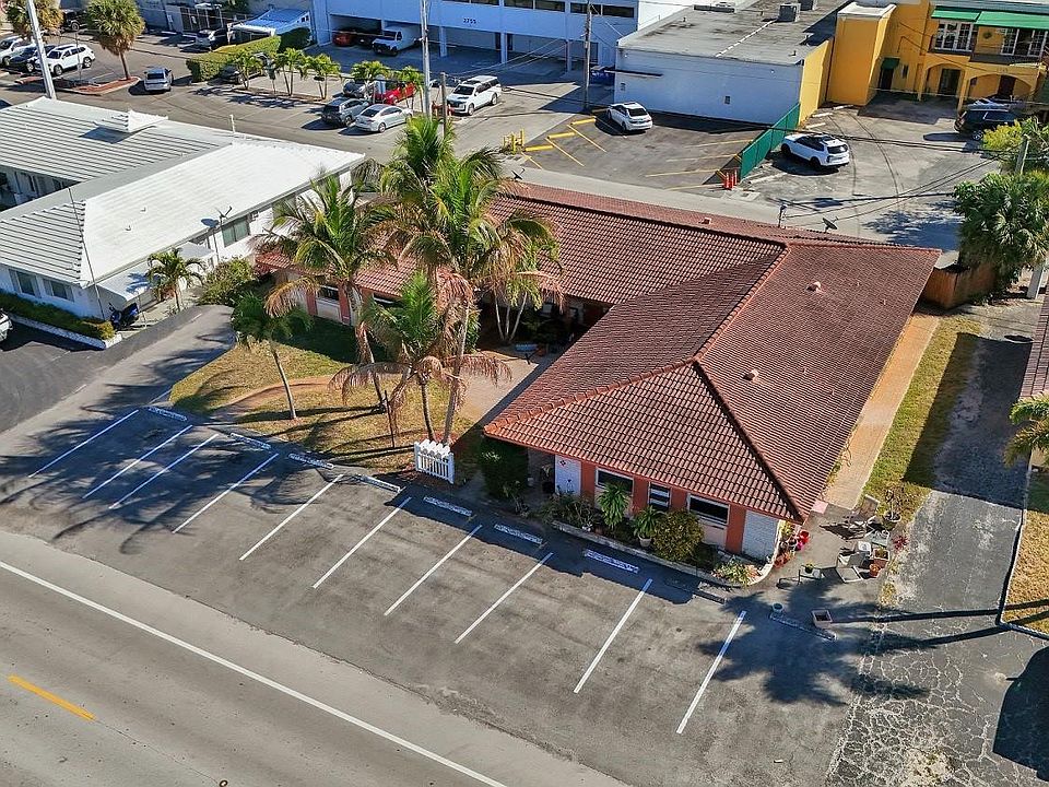 1st image of 2732 NE 32 Street