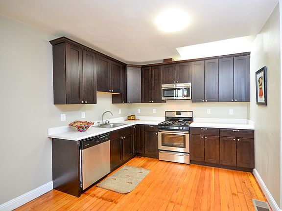 5th image of 330 Lakeview Ave