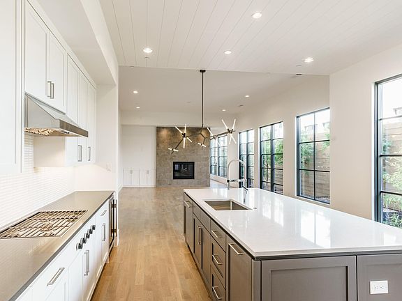 4th image of 3605 Binkley Ave