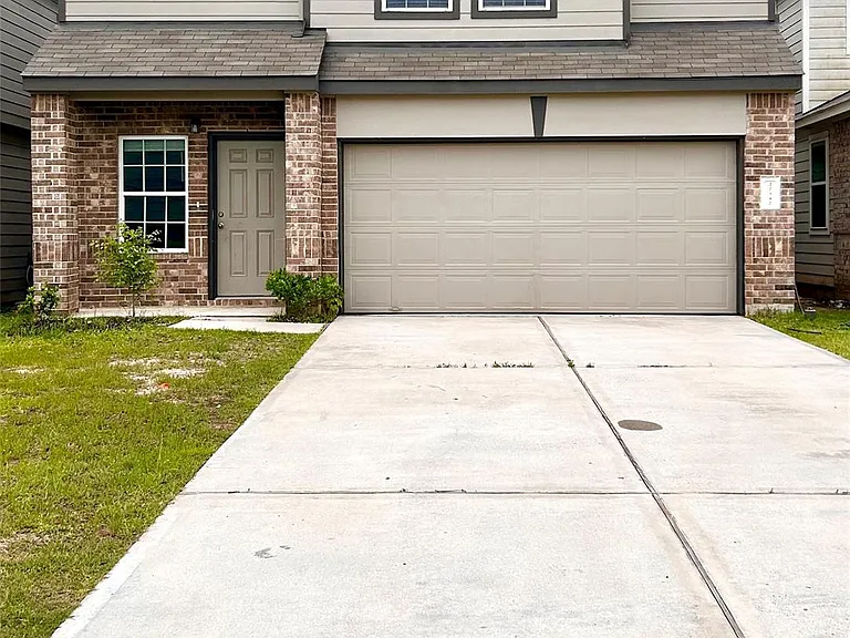 22342 Clear Castle Dr — Photo 1