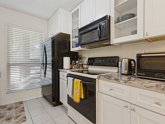 2nd image of 5981 Arapaho Rd APT 103