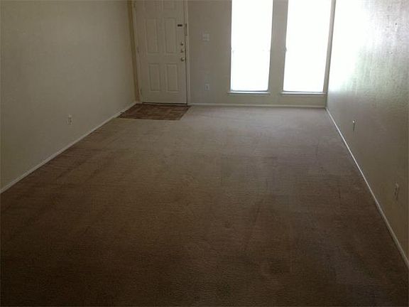5th image of 704 Green Meadow Dr APT A