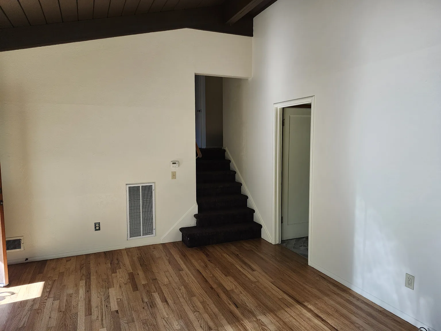 4 bed, 2.5 bath, 2000 sqft, $2,750 — Photo 3