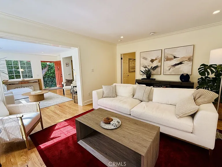 7621 Norton Ave — Photo 6