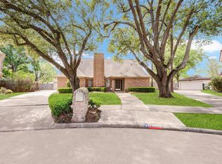 11538 Meadow Lake Dr, Houston, TX 77077