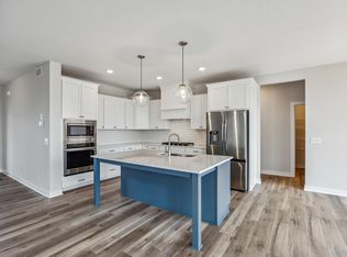 10154 Arrowwood Trl, Woodbury, MN 55129