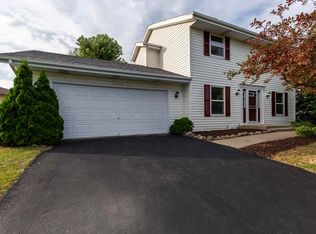 6058 Mulford Hills Dr, Loves Park, IL 61111