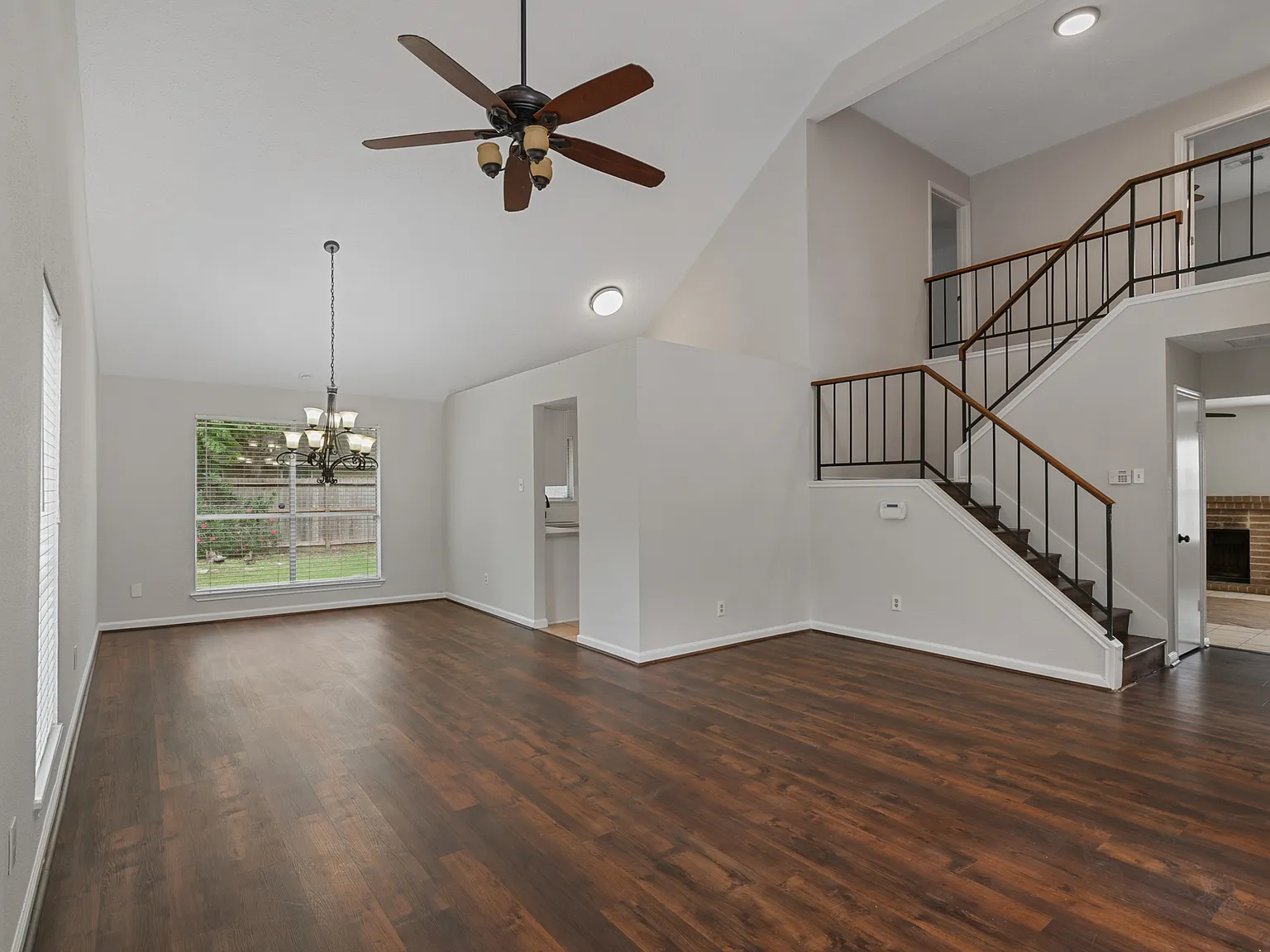 4807 Shadowdale Drive - T — Photo 2