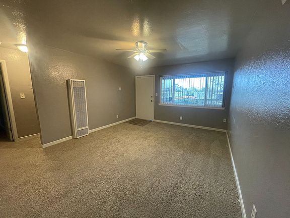 Courtside Livingroom