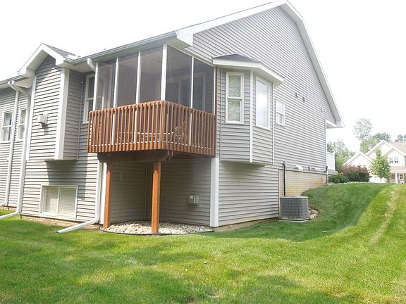 2nd image of 4008 Stoneridge Dr