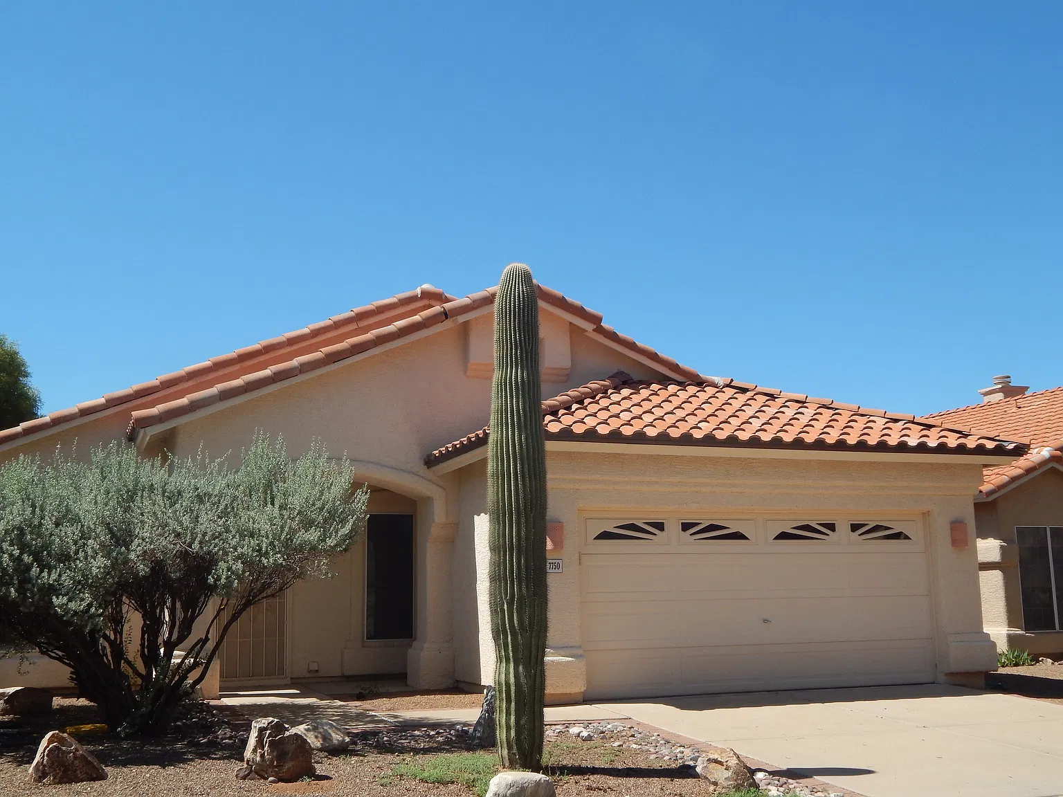 3 bed, 2.0 bath, 1754 sqft, $1,595 — Photo 1