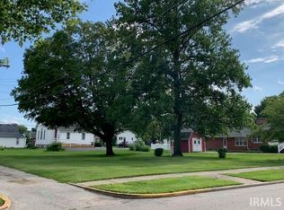 112 W Main St, Flora, IN 46929