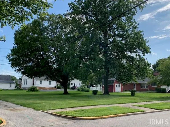 112 W Main St, Flora, IN 46929