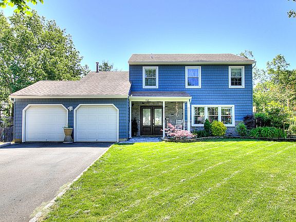 3rd image of 749 Americana Ct