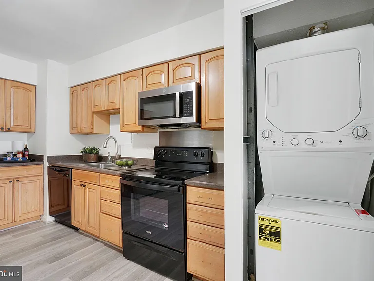 3713 George Mason Dr #T5W — Photo 11