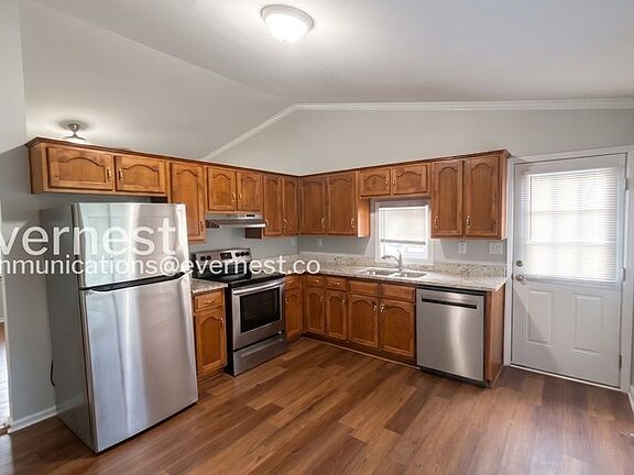 2nd image of 1925 2nd Ave