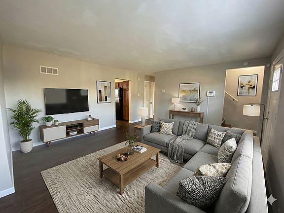 2nd image of 321 Iron St #321