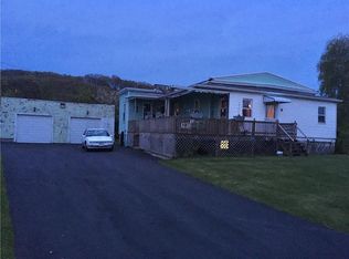 8 Bay St, Tiverton, RI 02878