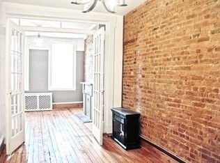 160 Newton St APT 3L, Brooklyn, NY 11222
