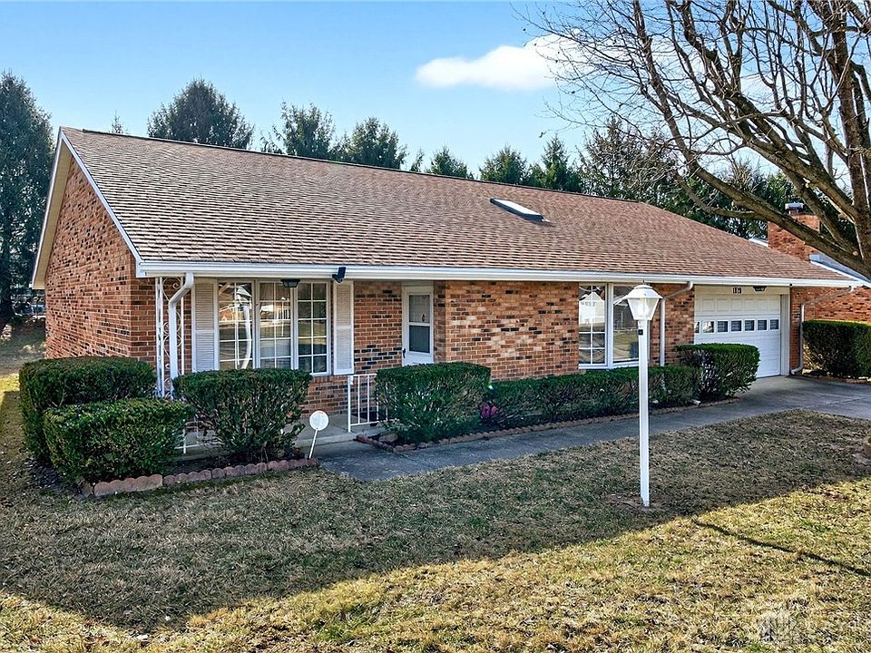 1st image of 1820 Primrose Ln