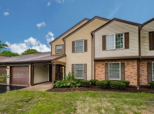 50 Plymouth Ct #5-102B, Naperville, IL 60565