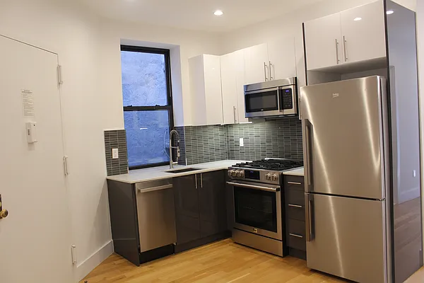 Rented by Vertical Real Estate LLC | media 2