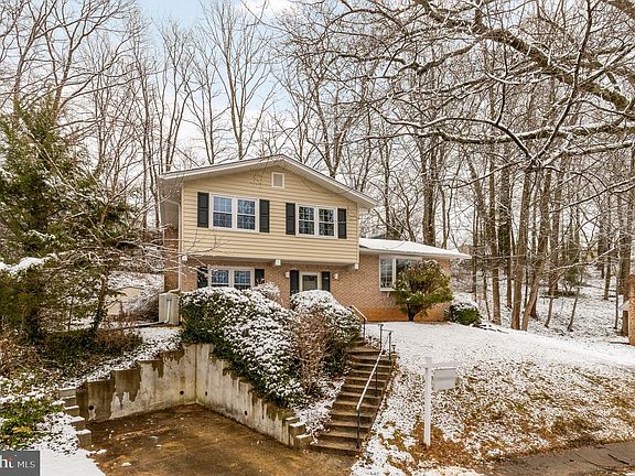 3rd image of 118 White Birch Ct