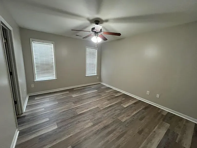 102 Prancer Cir — Photo 5
