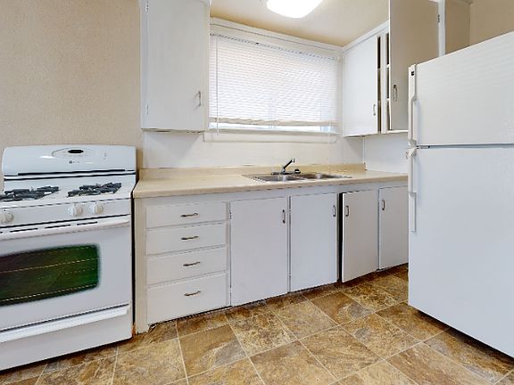 5th image of 1111 Cook Ave