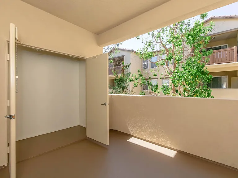 Laurel Vista Apartment Homes — Photo 52