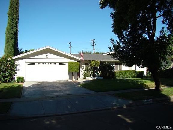 2nd image of 3640 Broadmoor Blvd