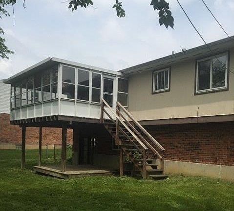 3rd image of 1769 Fullerton Dr