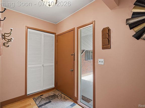 5th image of 14385 Pere St