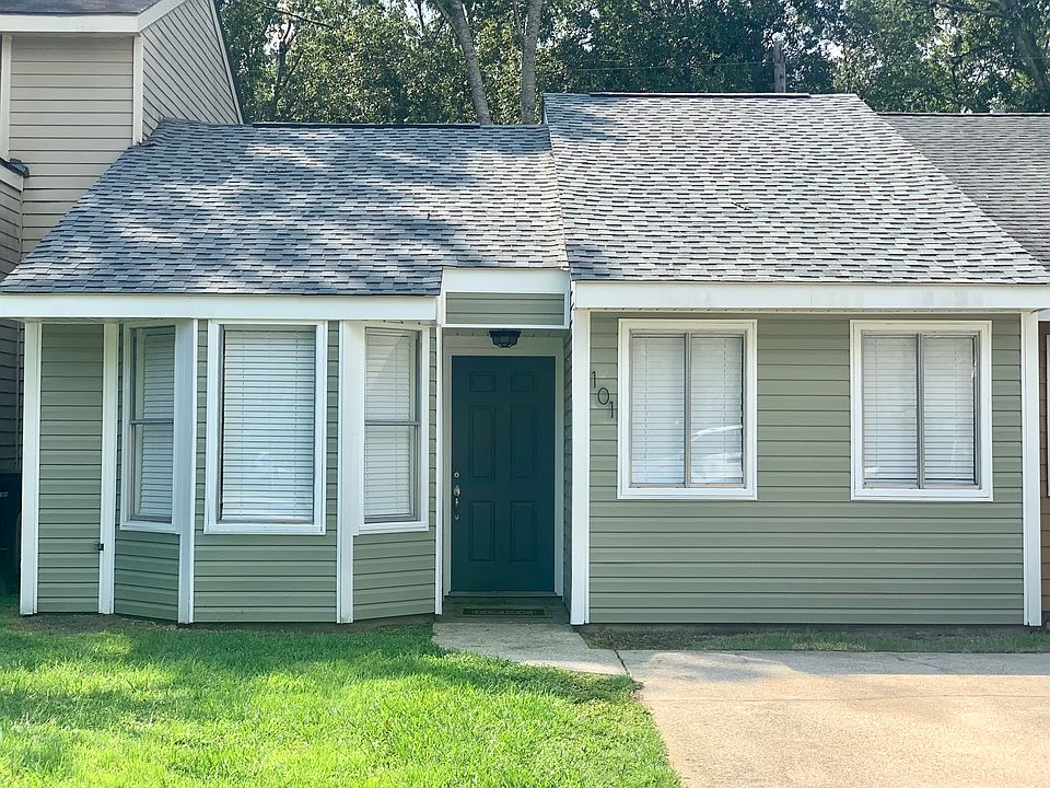 1st image of 14216 Woodlands Dr Unit 101