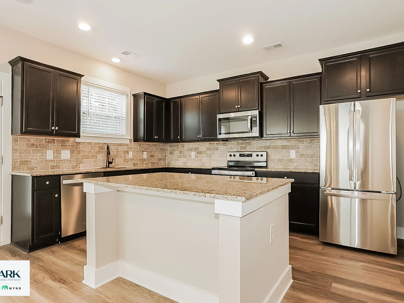 3 bed, 2.0 bath, 2025 sqft, $2,135 — Photo 4
