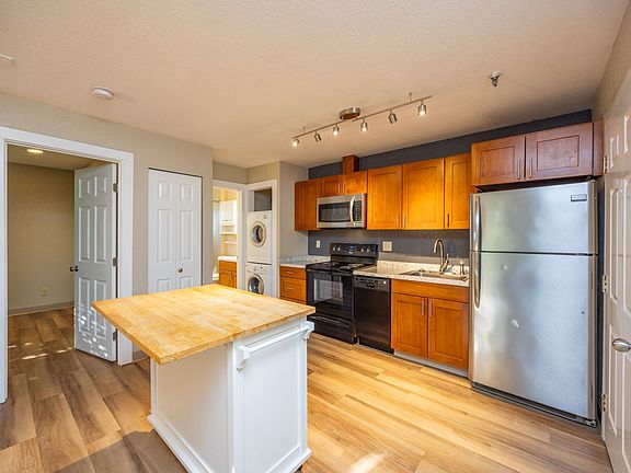 4th image of 9227 Woodlawn Ave N APT 302