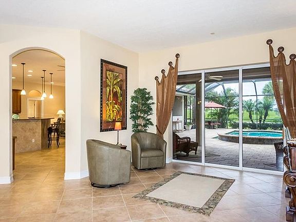 4th image of 221 Pesaro Dr