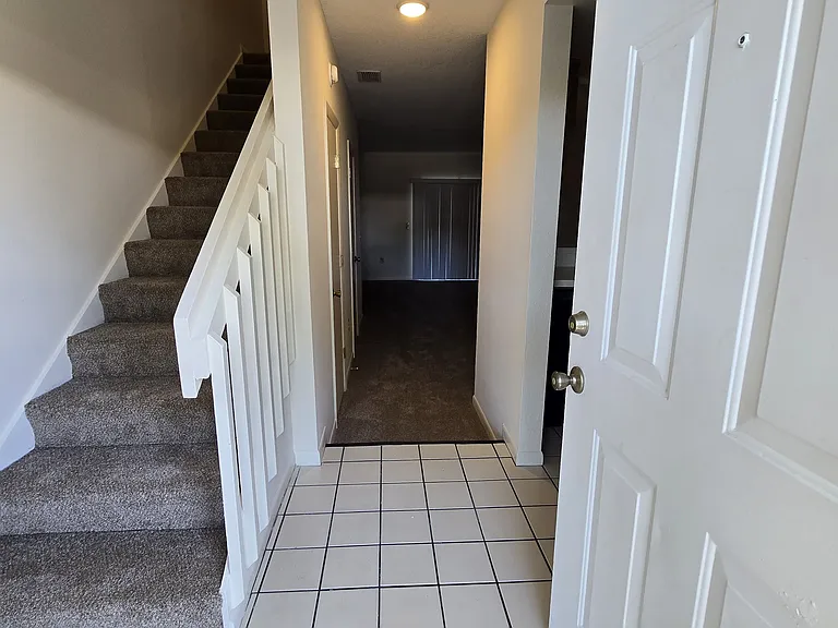 Glenncove Apartment Townhomes — Photo 7