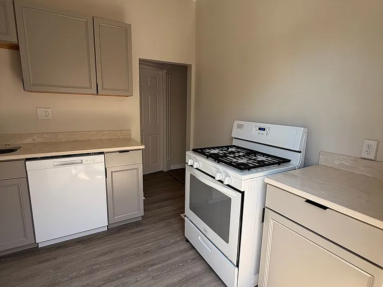 133-133.5 West Aly #10 — Photo 16