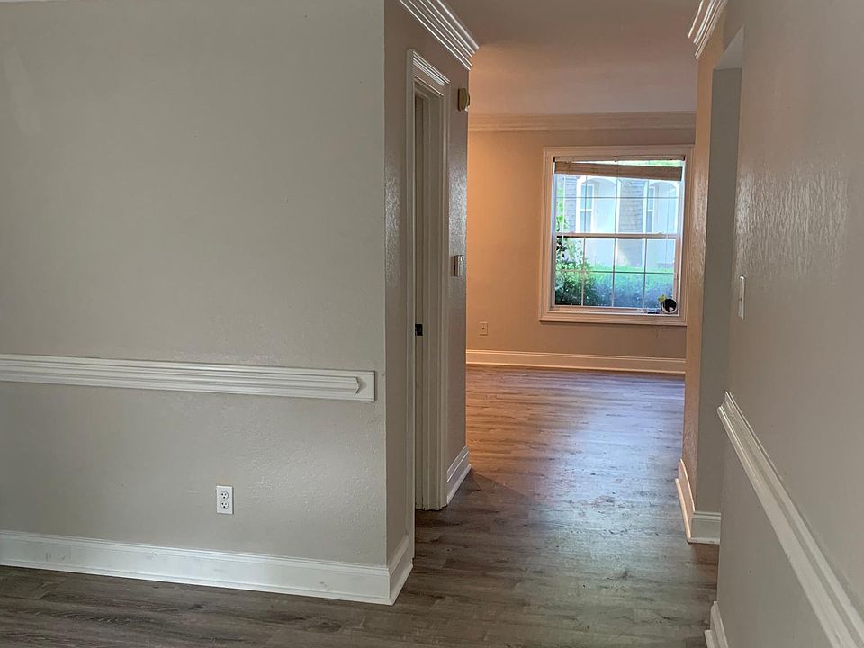 DINING/HALLWAY