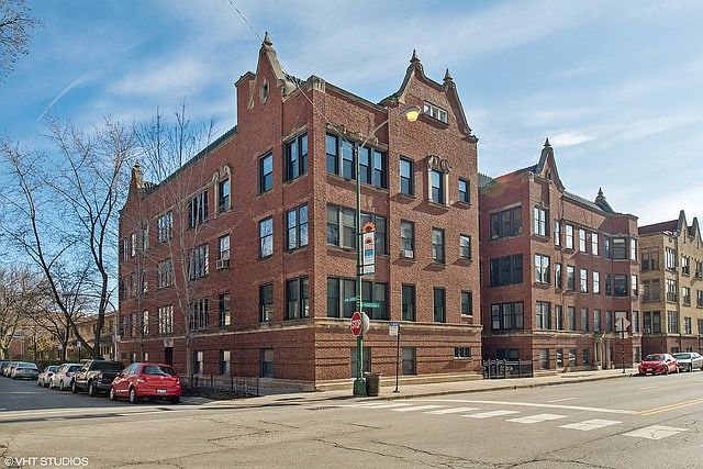 1st image of 3558 N Pine Grove Ave #1