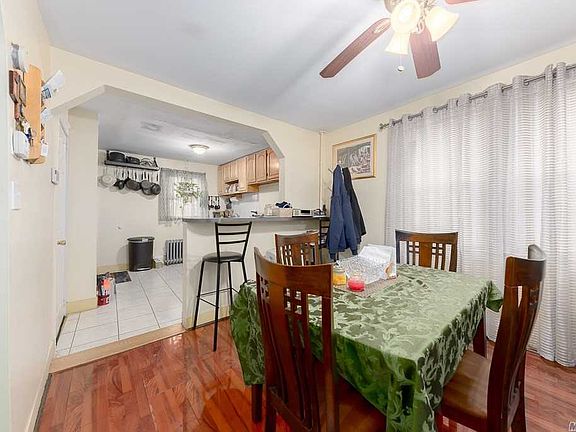 4th image of 216-26 131 Ave