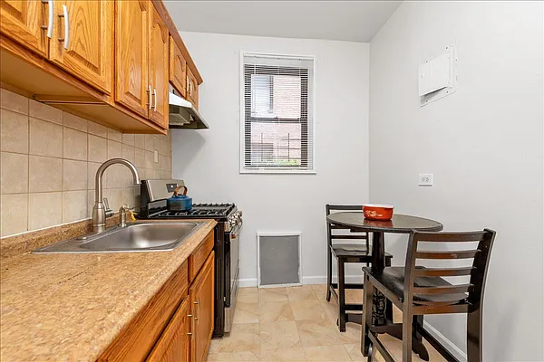 Sold by Benjamin Realty Since 1980 | media 4