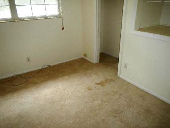3rd image of 1849 Arden Way