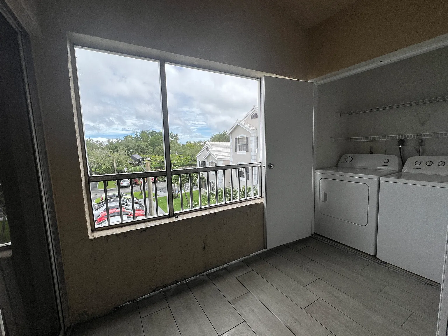 2 bed, 1200 sqft, $1,995 — Photo 2