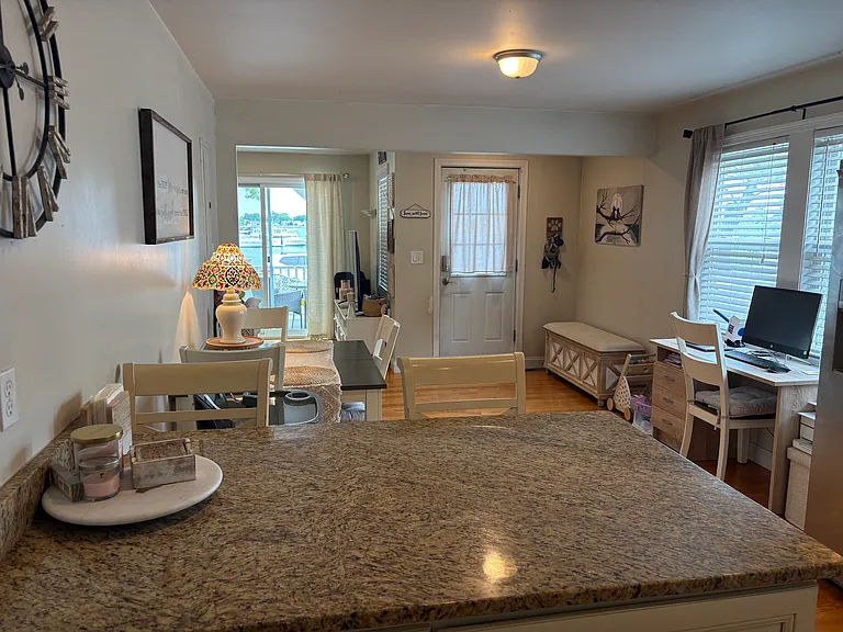 51 Avalon Ave #51 — Photo 7