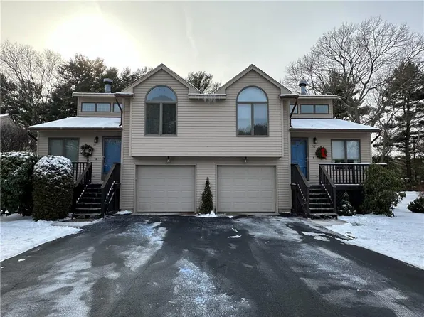 92 Cardinal Dr, North Kingstown, RI 02852