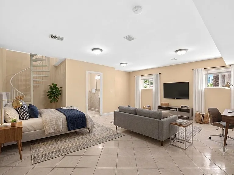 43 Manhattan Ave #1 — Photo 20