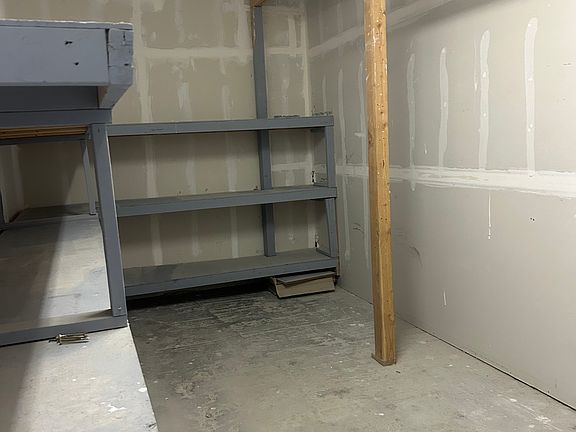 3rd image of 8104 N Desert Blvd