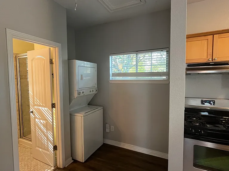 1604 Walnut Ave #B — Photo 9